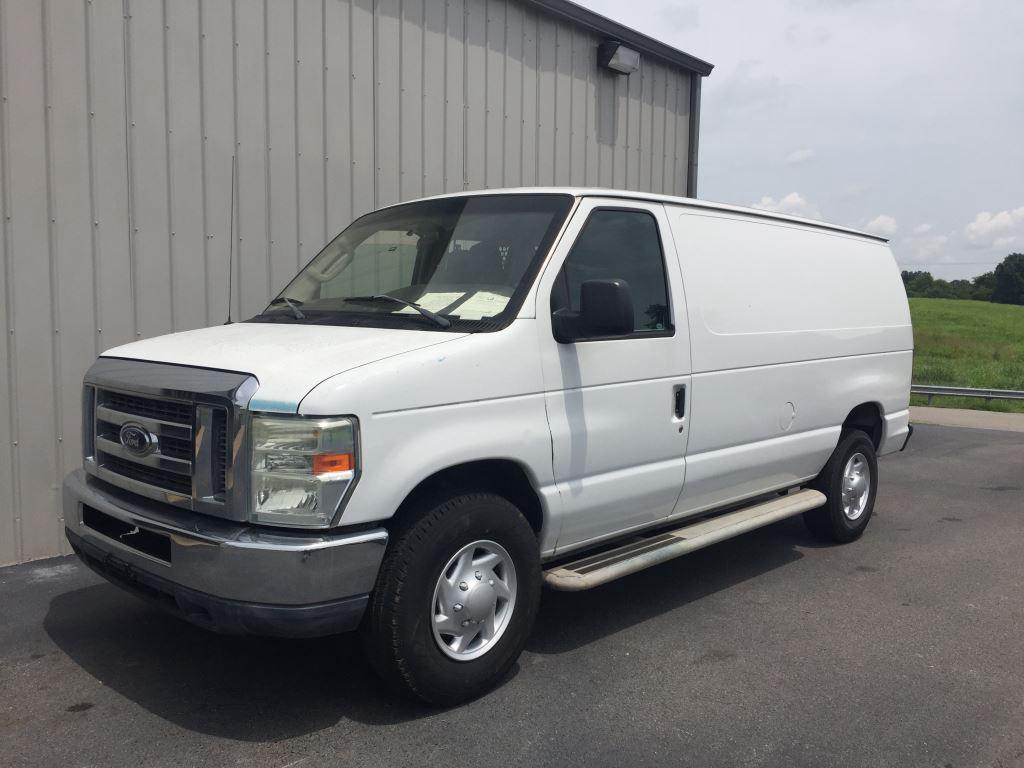 2011 Ford E-Series Econoline Van Commercial's photo